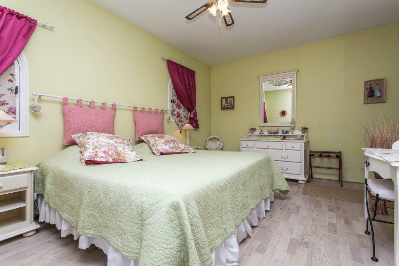 Mas Du Roc Bed & Breakfast Grasse Eksteriør billede